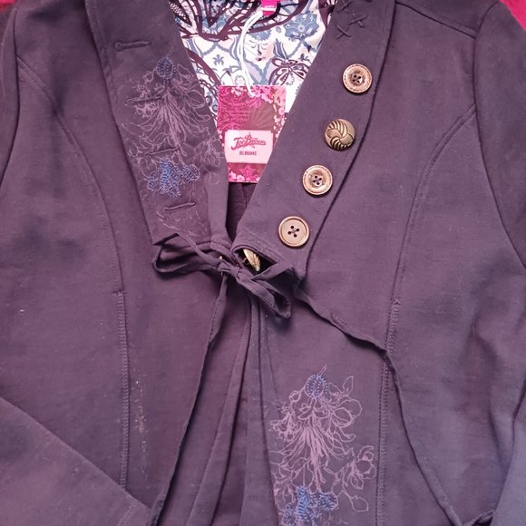 Joe Brown's unique jacket - Picture 2 of 5